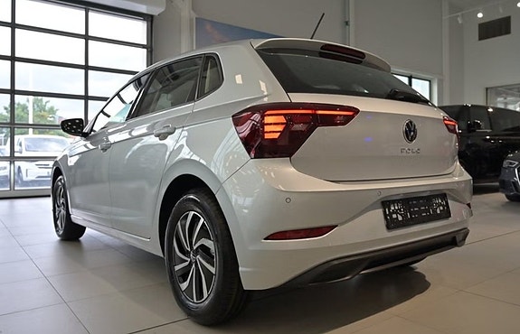 Volkswagen Polo 2 of 10