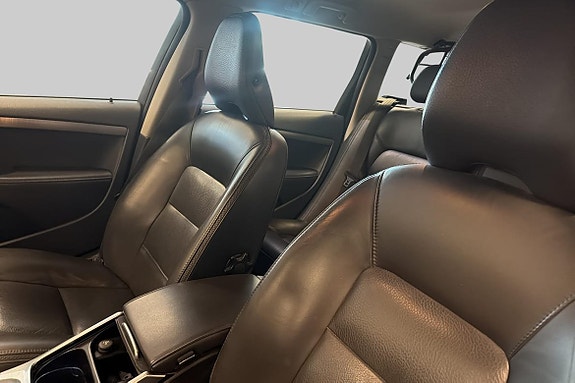 Volvo XC70 8 of 14