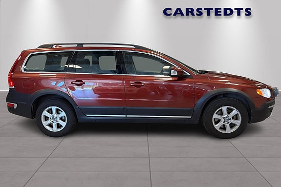 Volvo XC70 2 of 5