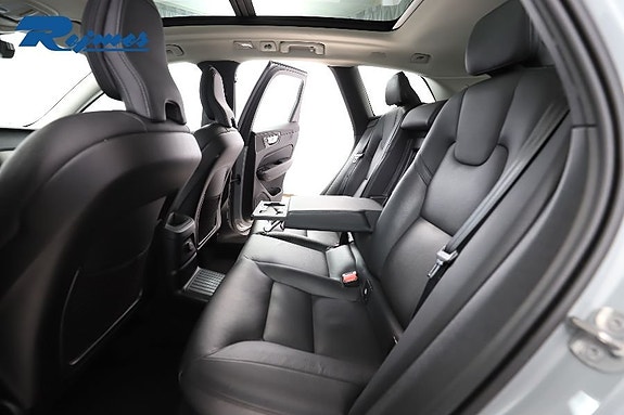Volvo XC60 9 of 25
