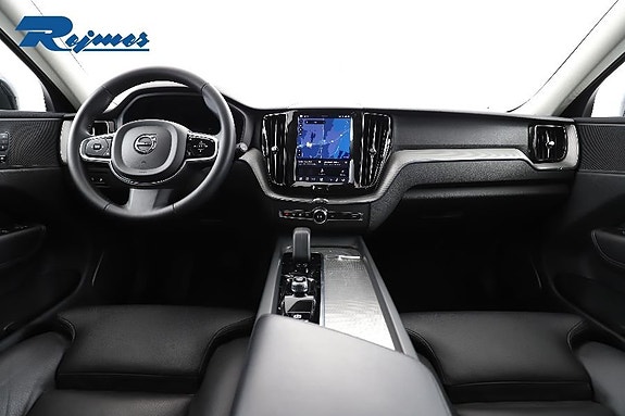 Volvo XC60 2 of 25