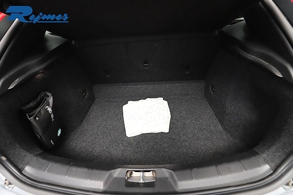 Volvo V40 23 of 27