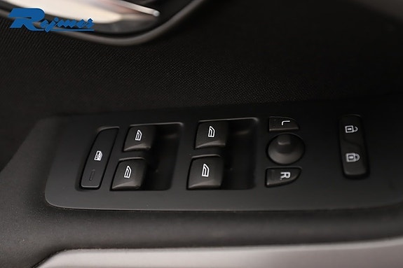 Volvo V40 14 of 27