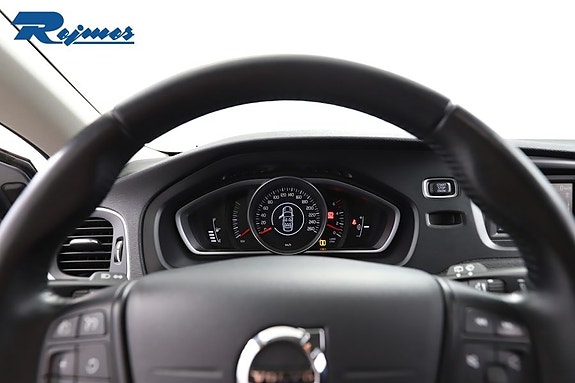 Volvo V40 9 of 27