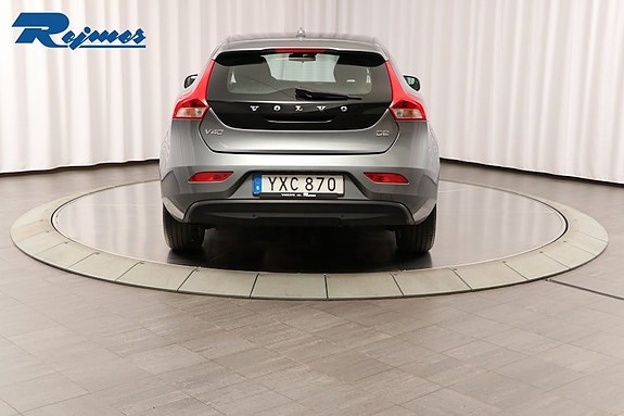 Volvo V40 22 of 27