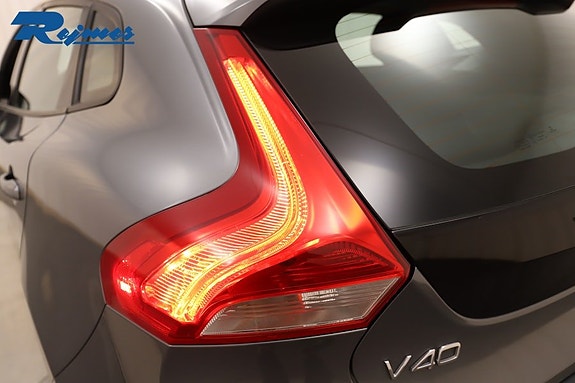 Volvo V40 19 of 27