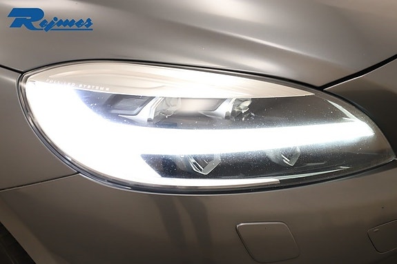 Volvo V40 21 of 27
