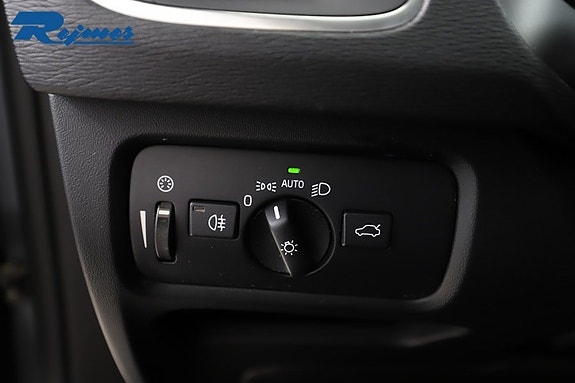Volvo V40 13 of 27