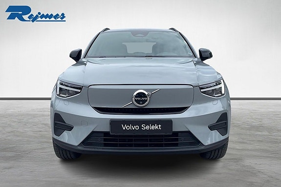 Volvo EX40 4 of 21