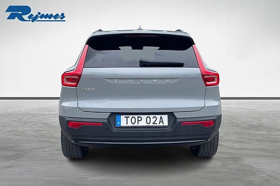 Volvo EX40 18 of 21