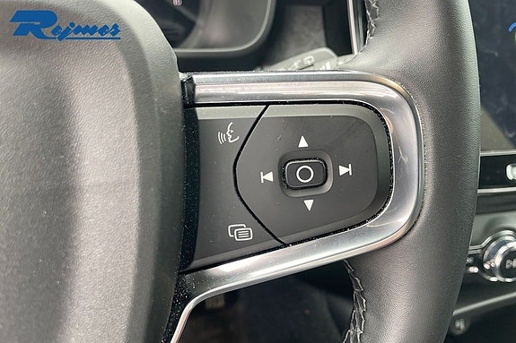 Volvo EX40 8 of 21