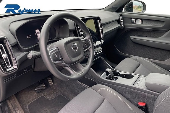 Volvo EX40 5 of 21