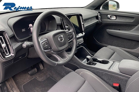 Volvo EX40 5 of 21