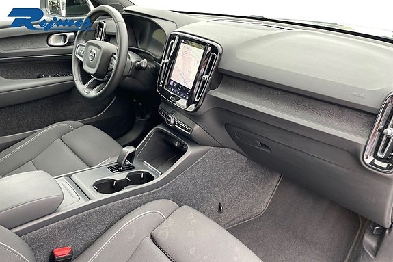 Volvo EX40 14 of 21