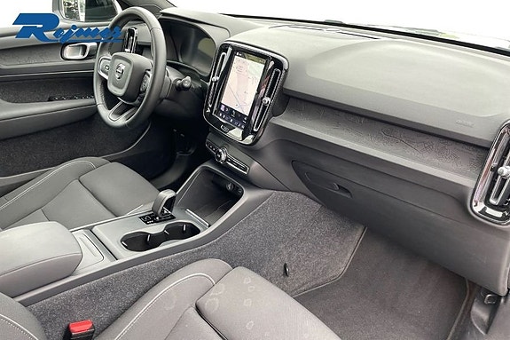 Volvo EX40 14 of 21