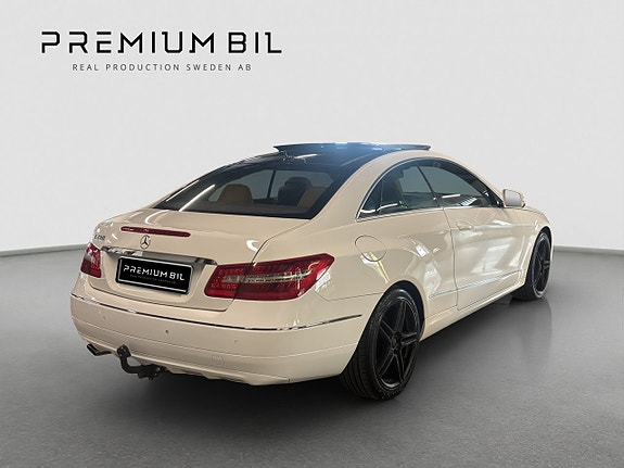 Mercedes-Benz E250 5 of 11