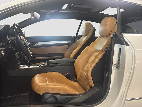 Mercedes-Benz E250 11 of 11