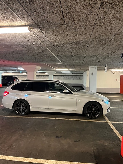 BMW 320d 5 of 21