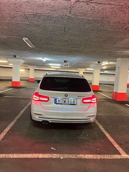 BMW 320d 4 of 21