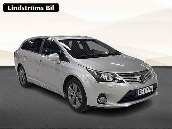 Toyota Avensis 2 of 5