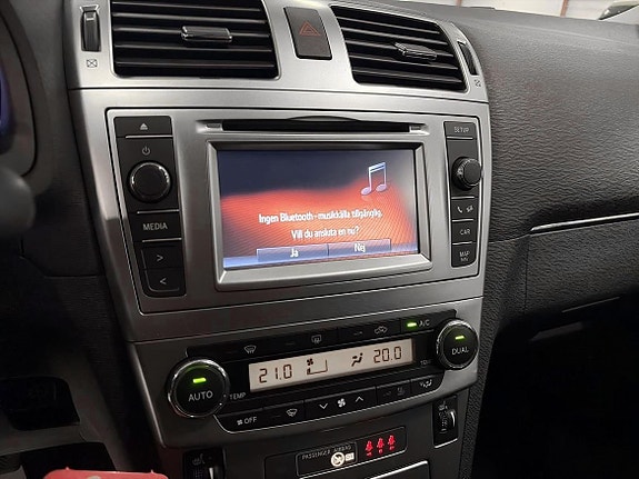 Toyota Avensis 14 of 16