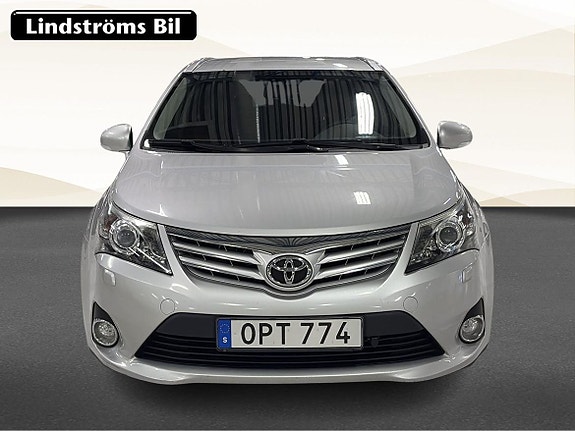 Toyota Avensis 6 of 16