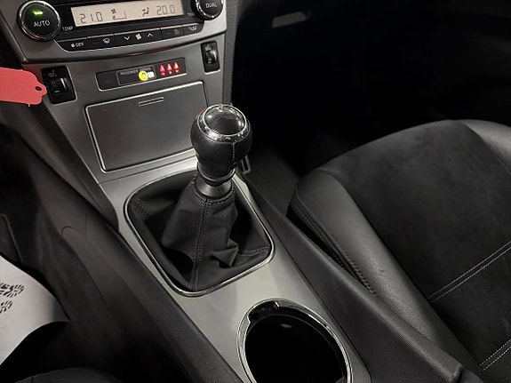 Toyota Avensis 15 of 16