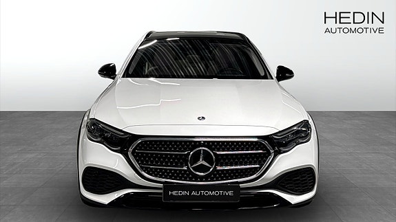 Mercedes-Benz E300 de 8 of 13