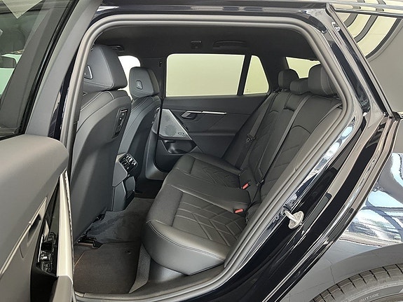 BMW i5 12 of 16