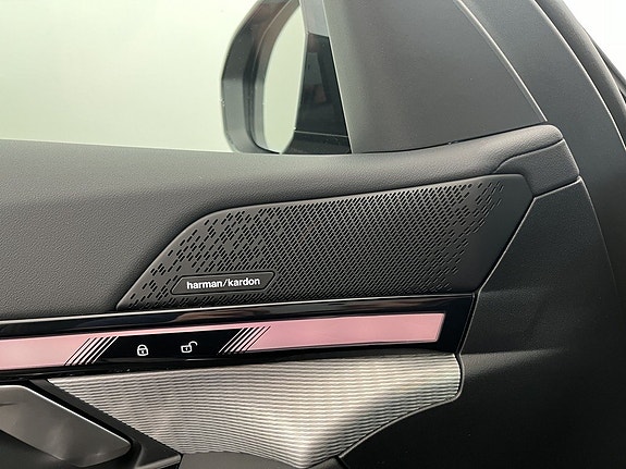 BMW i5 9 of 16