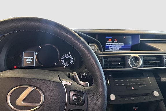 Lexus RC-F 5 of 17