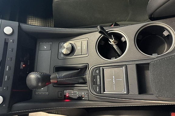 Lexus RC-F 10 of 17
