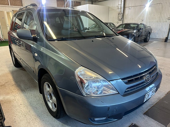Kia Carnival 3 of 12