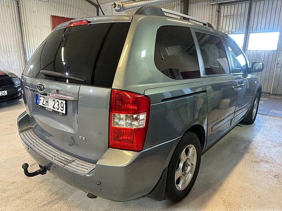Kia Carnival 4 of 12