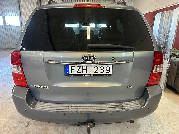 Kia Carnival 5 of 12