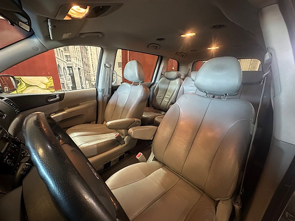 Kia Carnival 11 of 12