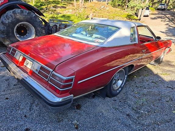 Pontiac LeMans 2 of 5