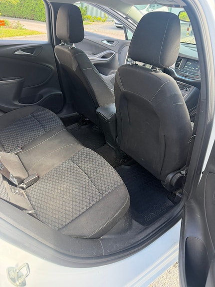 Opel Astra 8 of 11