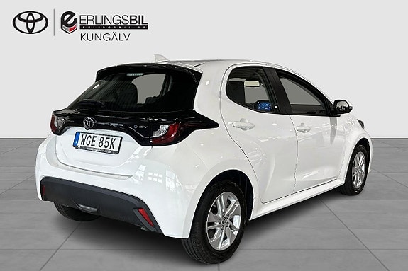 Toyota Yaris 13 of 17