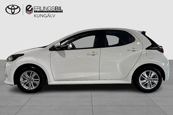 Toyota Yaris 4 of 5