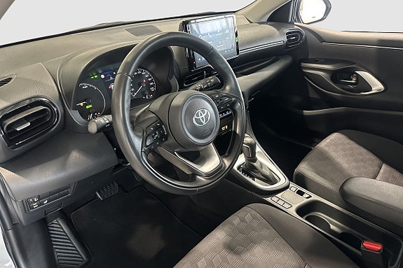 Toyota Yaris 8 of 17