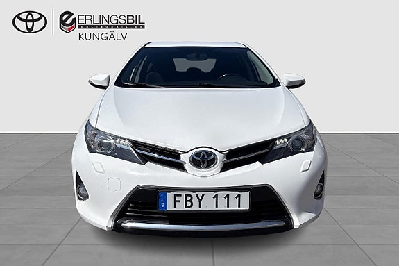 Toyota Auris 5 of 5