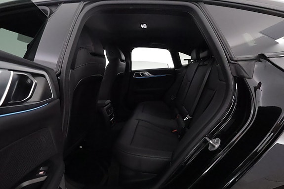 BMW i4 12 of 27