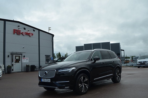 Volvo XC90 3 of 5