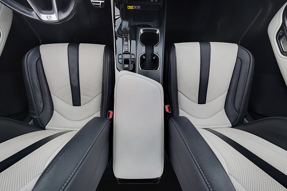 Lexus NX450h+ 14 of 29