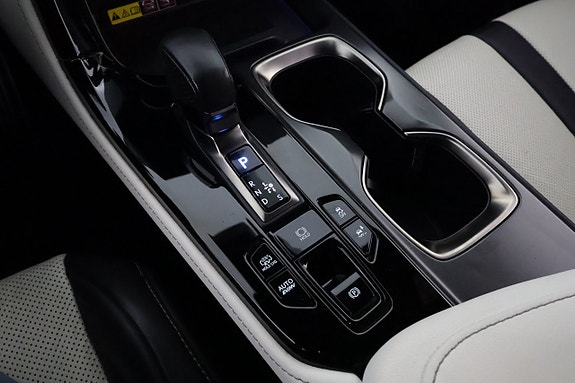 Lexus NX450h+ 24 of 29