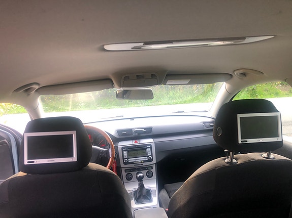 Volkswagen Passat 9 of 12