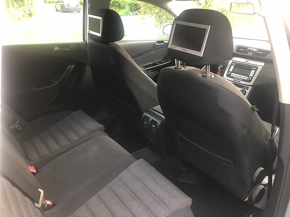 Volkswagen Passat 6 of 12