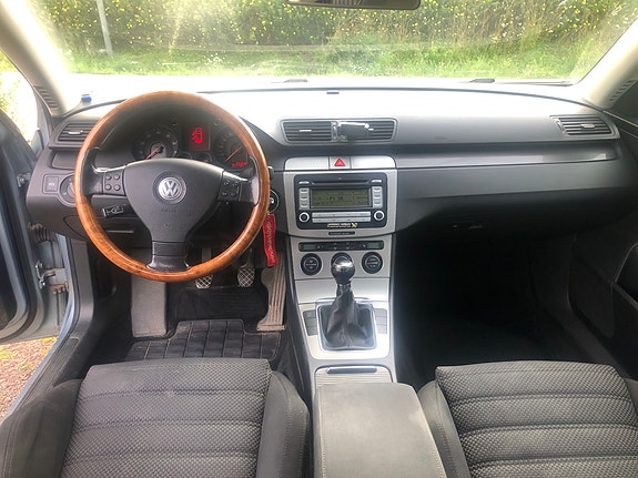 Volkswagen Passat 7 of 12