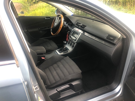 Volkswagen Passat 5 of 12